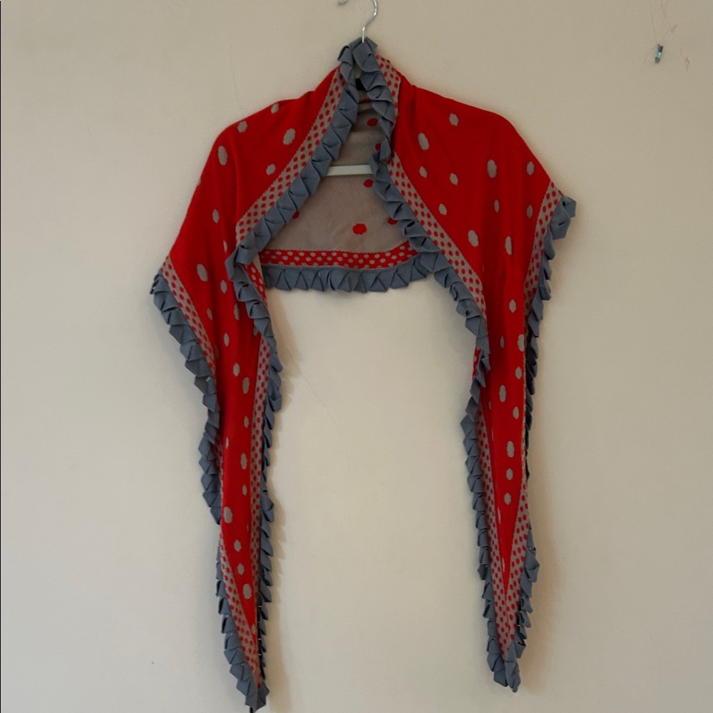 Fun shawl. Great design. Lightweight